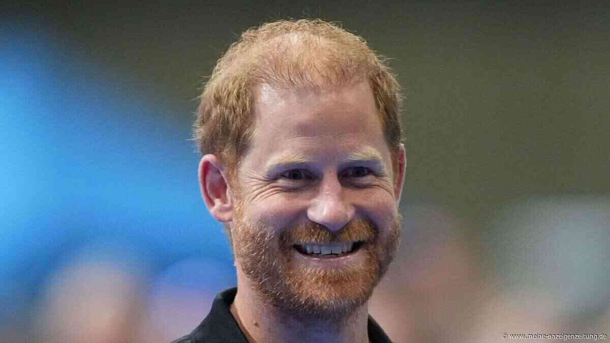 Prinz Harry nennt seinen Beruf „Vollzeit-Papa“ – und macht Witze über seine Haarfarbe