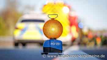 59-Jähriger fährt mit Sattelzug auf drei Lastwagen auf