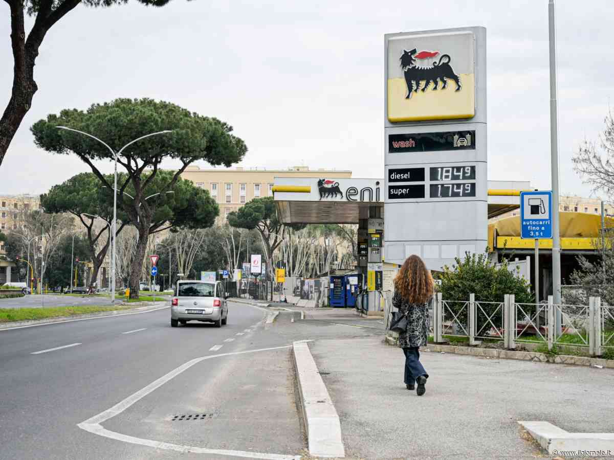 Alghe nel gasolio, auto in panne tra Veneto e Friuli: cosa succede e cosa fare in caso di guasto