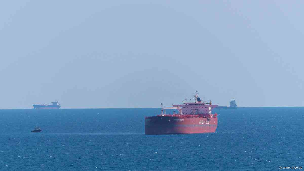 Drohnentruppen melden 20 Treffer: Ukraine nimmt russische Tanker im Schwarzen Meer ins Visier