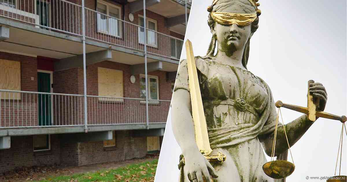 Doetinchemmer krijgt ‘sierfontein’ van dakloze kennis, doet er carbid bij en blaast halve flat eruit