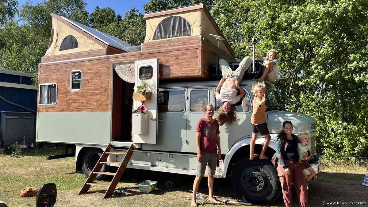 Karlijn woont met gezin van zes in rondreizende brandweerwagen: ’We kunnen goed op elkaar mopperen bij gemiste afslagen’