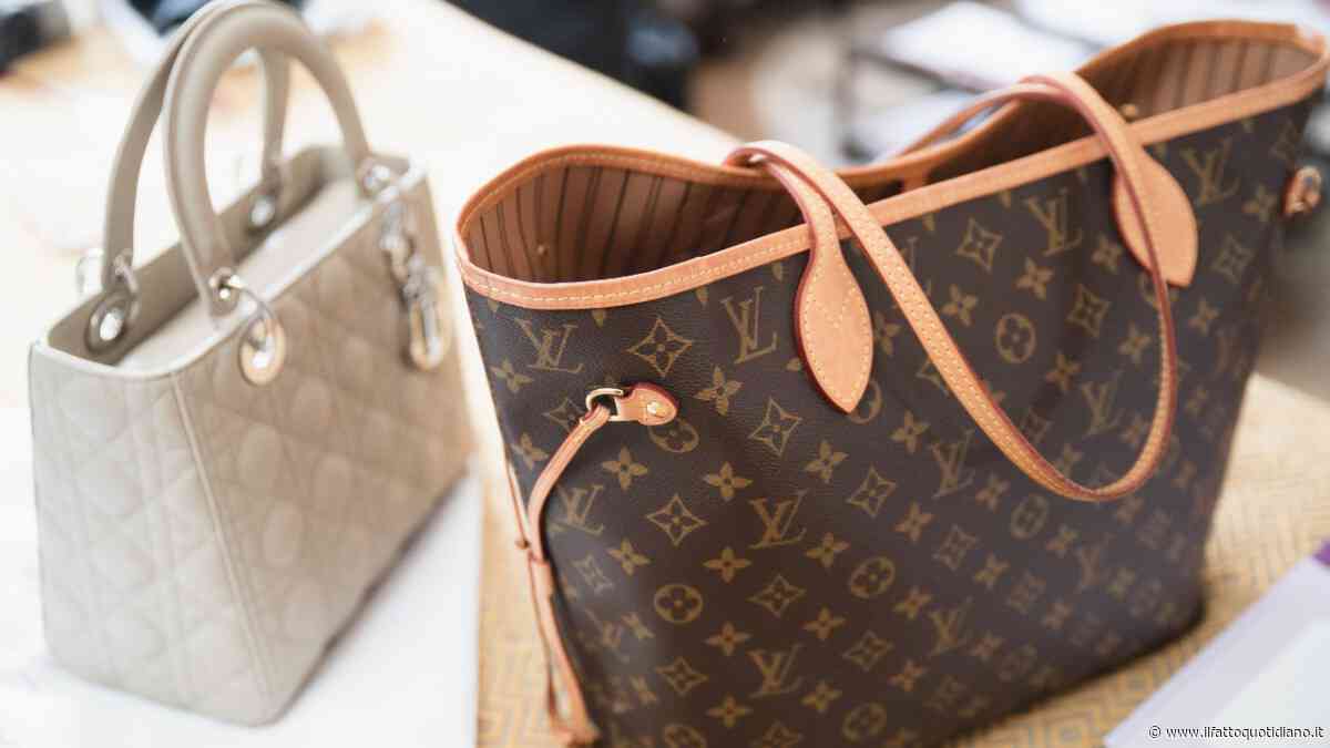 Influencer condannata a risarcire Dior, Fendi e Louis Vuitton per 250 mila euro: vendeva ai follower prodotti di lusso contraffatti