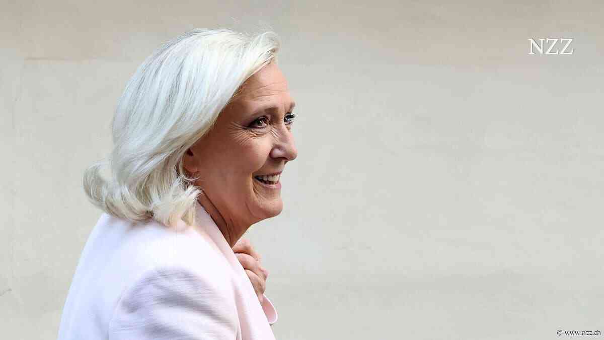 Marine Le Pen präsentiert sich als Jeanne d’Arc in Fussfesseln