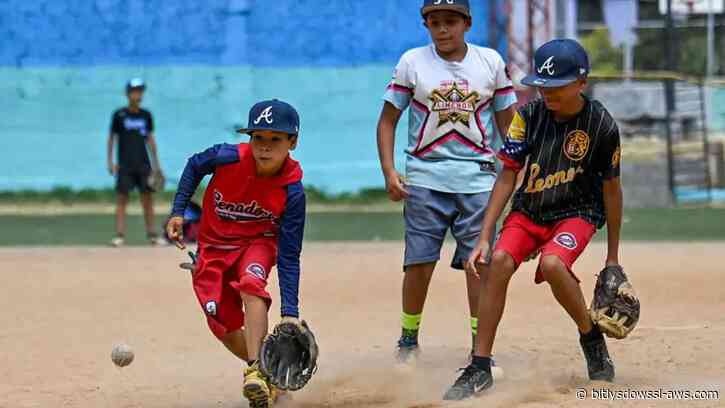 “Tenemos muchos niños fallecidos. Estamos muertos por dentro”: la tragedia que dejan los terremotos en la escuela de béisbol Criollitos de Venezuela