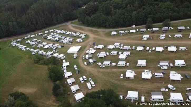 Unerlaubtes Camp – Gemeinde Fischach ringt mit 150 Wohnwagen