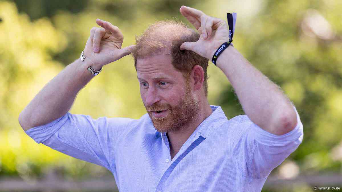 "Scheißen, duschen, rasieren" : Warum Prinz Harry im Bad lieber "nicht hinsieht"