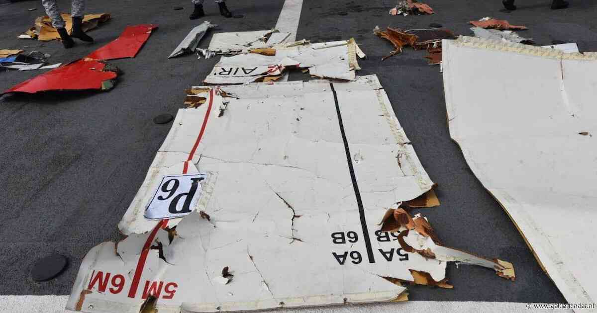 Lichamen van bemanning in zee gestorte Boeing 737 nog steeds niet terecht