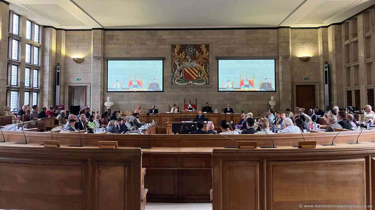 Council meeting kicks off after ‘Nazi’ row between Reform UK and Greens