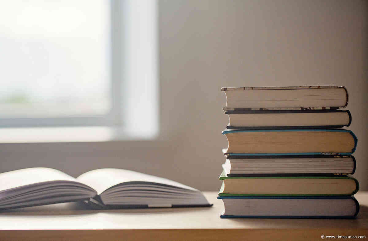 Book Swap: WNYT’s Alexa Dringus and more share what they’re reading right now