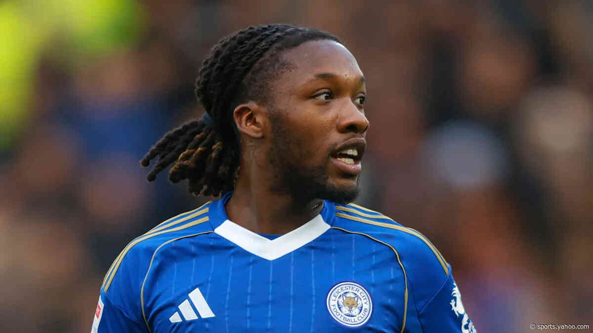 Wycombe sign former Leicester forward Thomas
