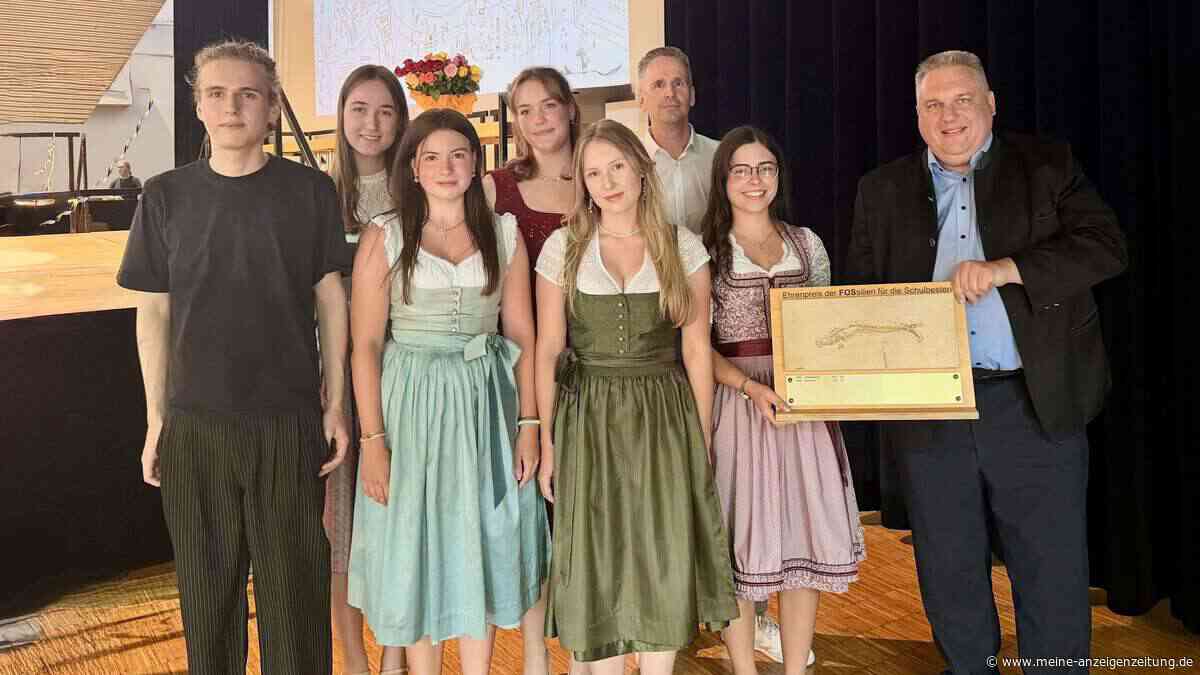 Drei Absolventen der FOSBOS Freising erreichen Traumnote 1,0