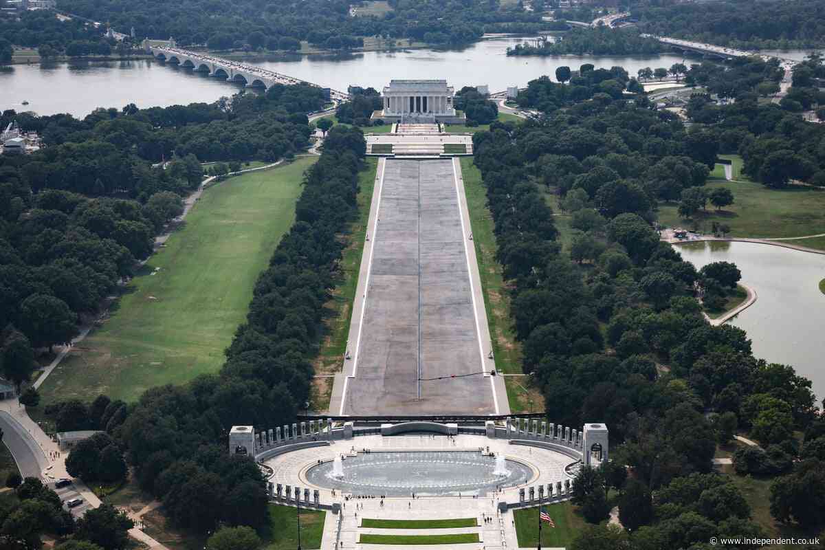 As the DC Reflecting Pool is drained, the gash Trump claimed vandals caused is hard to find