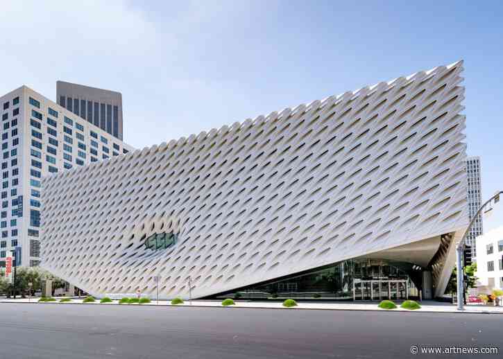 More Pressure on the Smithsonian, Yoko Ono’s “Cut Piece” Revisited at the Broad, and More: Morning Links for July 15, 2026