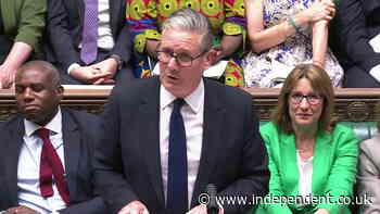Starmer exits PMQs for final time to standing ovation from MPs
