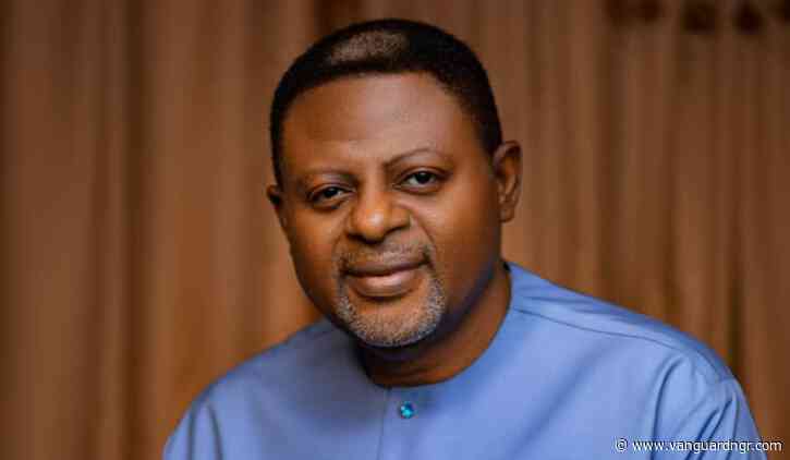 Governor Otu extends financial support to Calabar flood victims