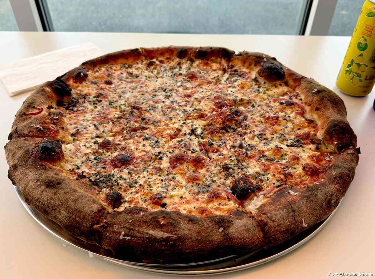 Review: At Pizzeria Mari in Troy, owner pushes flavor ‘as far as it can go’