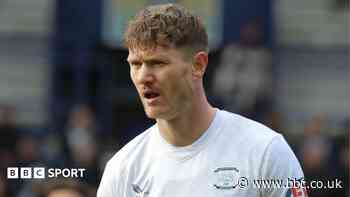 Mansfield sign Preston striker Smith for free