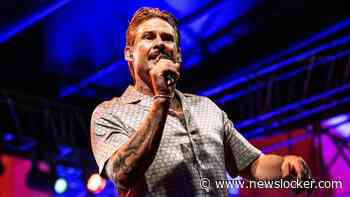 Gevangenisstraf dreigt voor Blue-zanger Lee Ryan na racistische uitlatingen op vliegtuig: ’Mijn chocoladeschatje’