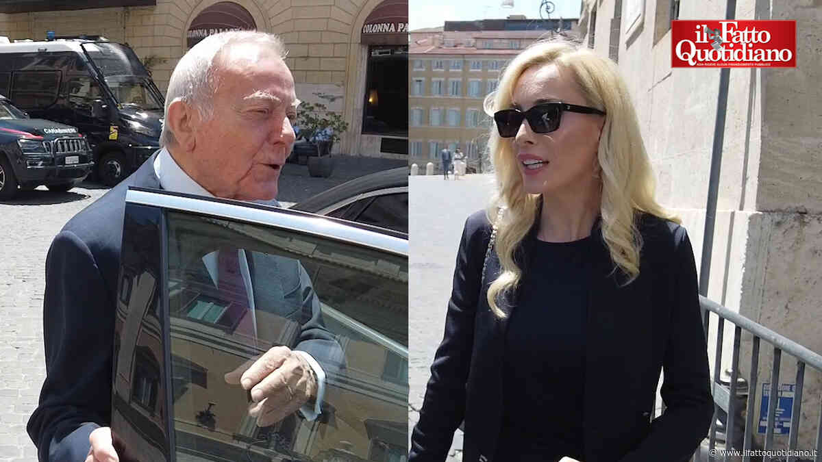 C’è aria di Berlusconi a Montecitorio: spuntano Gianni Letta e perfino Marta Fascina. Ma la deputata si trincera dietro a una muraglia di “non commento”