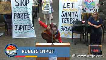 Residents dressed as clowns oppose Project Jupiter at Doña Ana County meeting