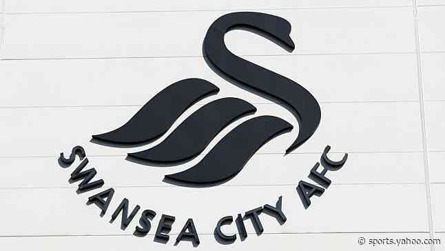 Former Peterborough winger Davies joins Swans under-21s