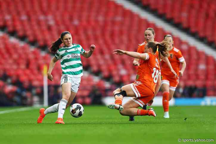Ipswich Town sign Celtic full-back Lawton