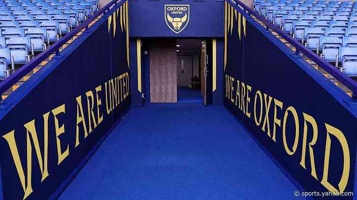 Oxford chairman apologises over transfer embargo