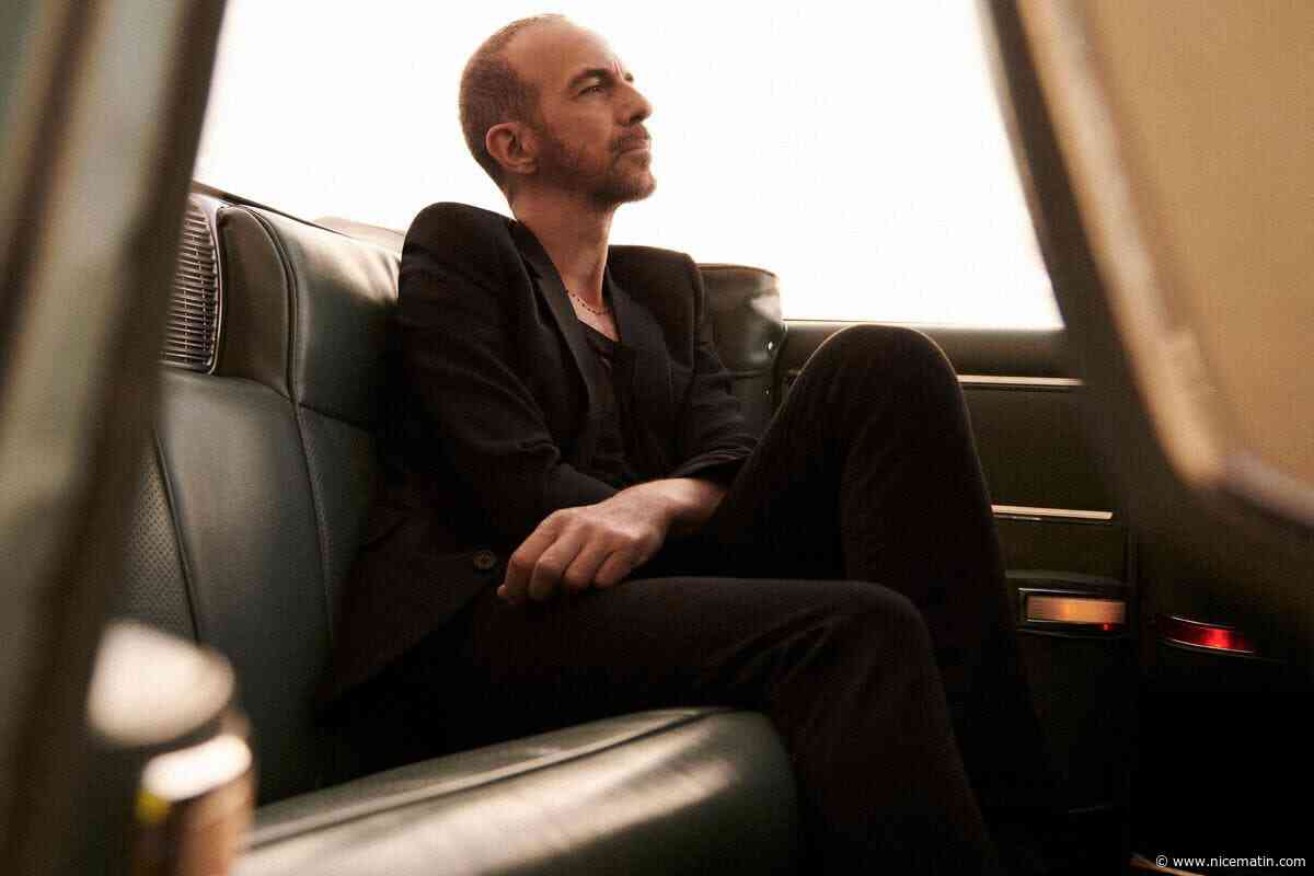 « Je m’en suis voulu au départ… » : dix ans après l’attentat de Nice, le chanteur Calogero revient sur l’émotion qui lui avait coupé la voix lors de l’hommage de 2017 place Masséna