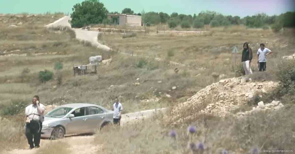 Israëlische kolonisten vallen Palestijnse vader en CNN-journalisten op Westbank aan met stokken en stenen