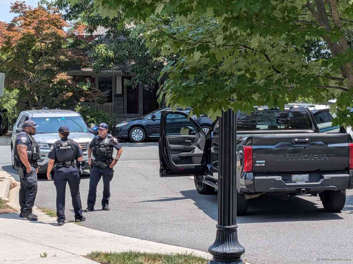Arlington carjacking suspect arrested after chase, rollover crash in D.C.