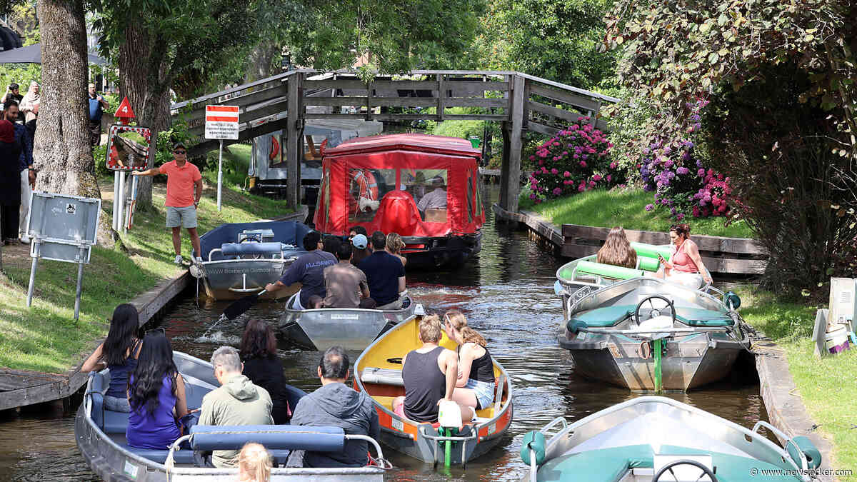 Wereld reist af naar Giethoorn, terwijl Nederlanders ’Hollands Venetië’ links laten liggen: ’Zou er geen uren voor rijden’