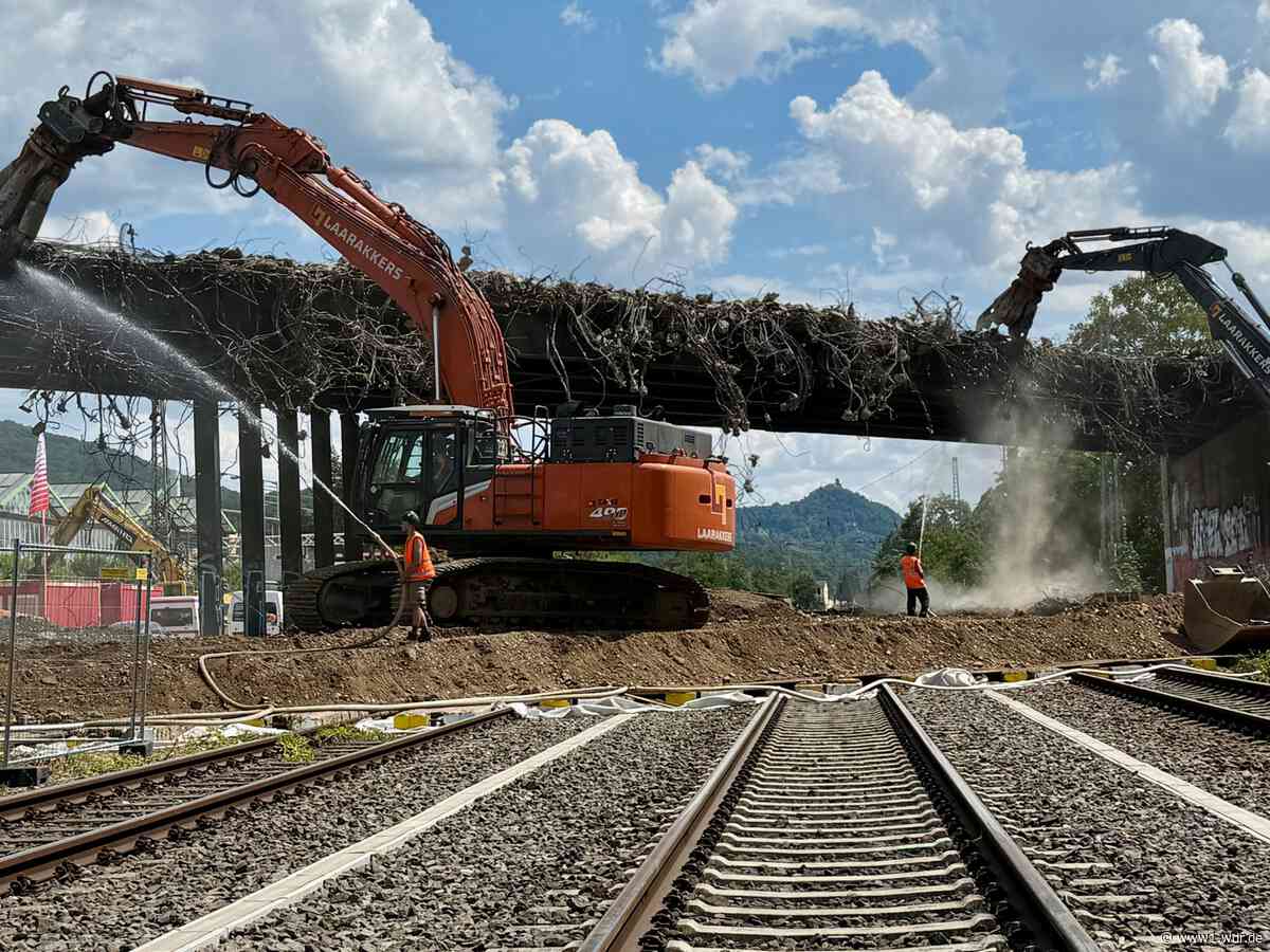 Bei Königswinter muss eine Brücke abgerissen werden