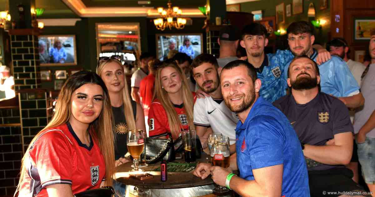 England supporters pack out Molly Mangan’s Guinness Fan Zone in Hull for World Cup semi-final against Argentina