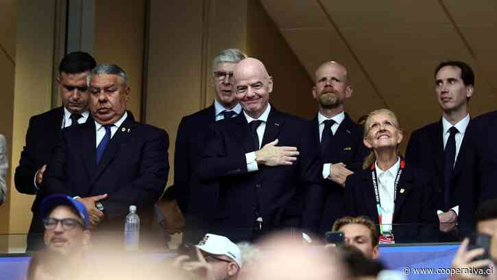 Gianni Infantino fue denunciado ante el COI por vulnerar la neutralidad política a favor de Donald Trump