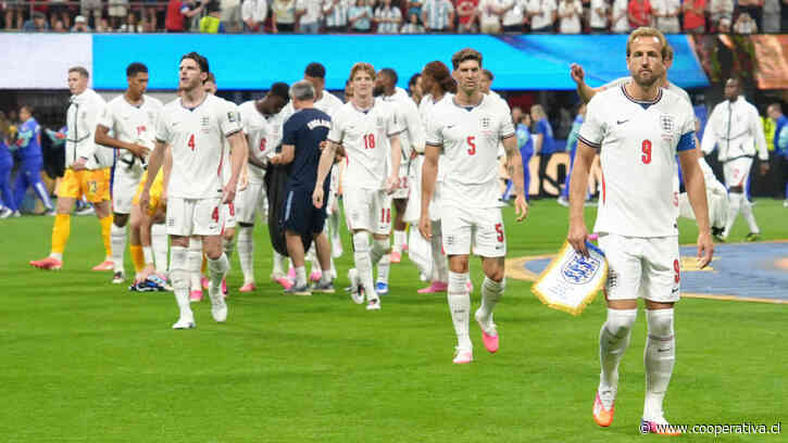 Hinchas argentinos cantaron "el que no salta es un inglés" durante himno de Inglaterra