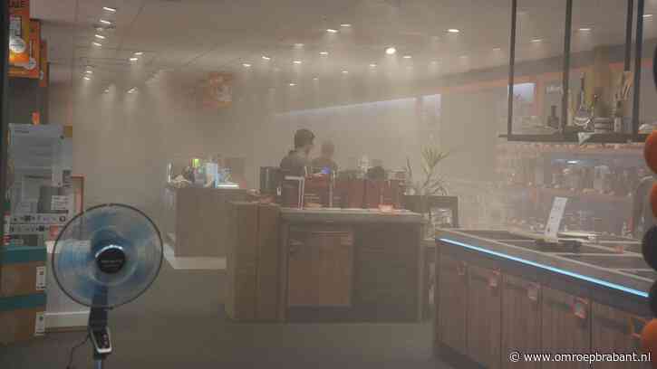 Geen brand, maar rookmachine vult winkel in Kaatsheuvel met rook