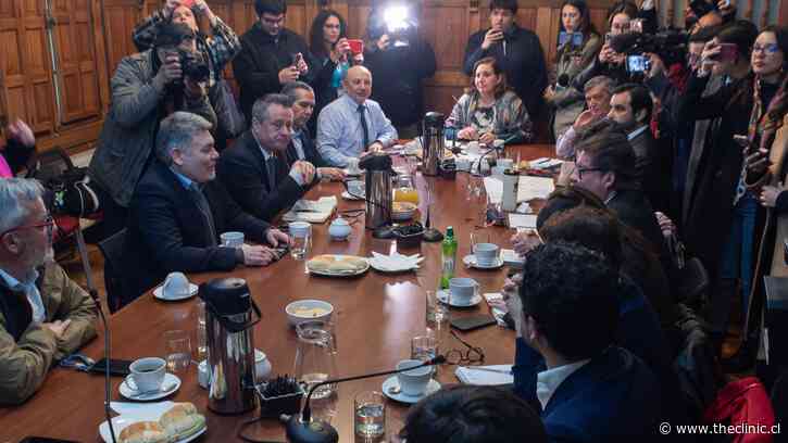 Oposición pierde a su principal vocero para la presentación de recurso ante el TC y estudia estrategia para impugnar megarreforma