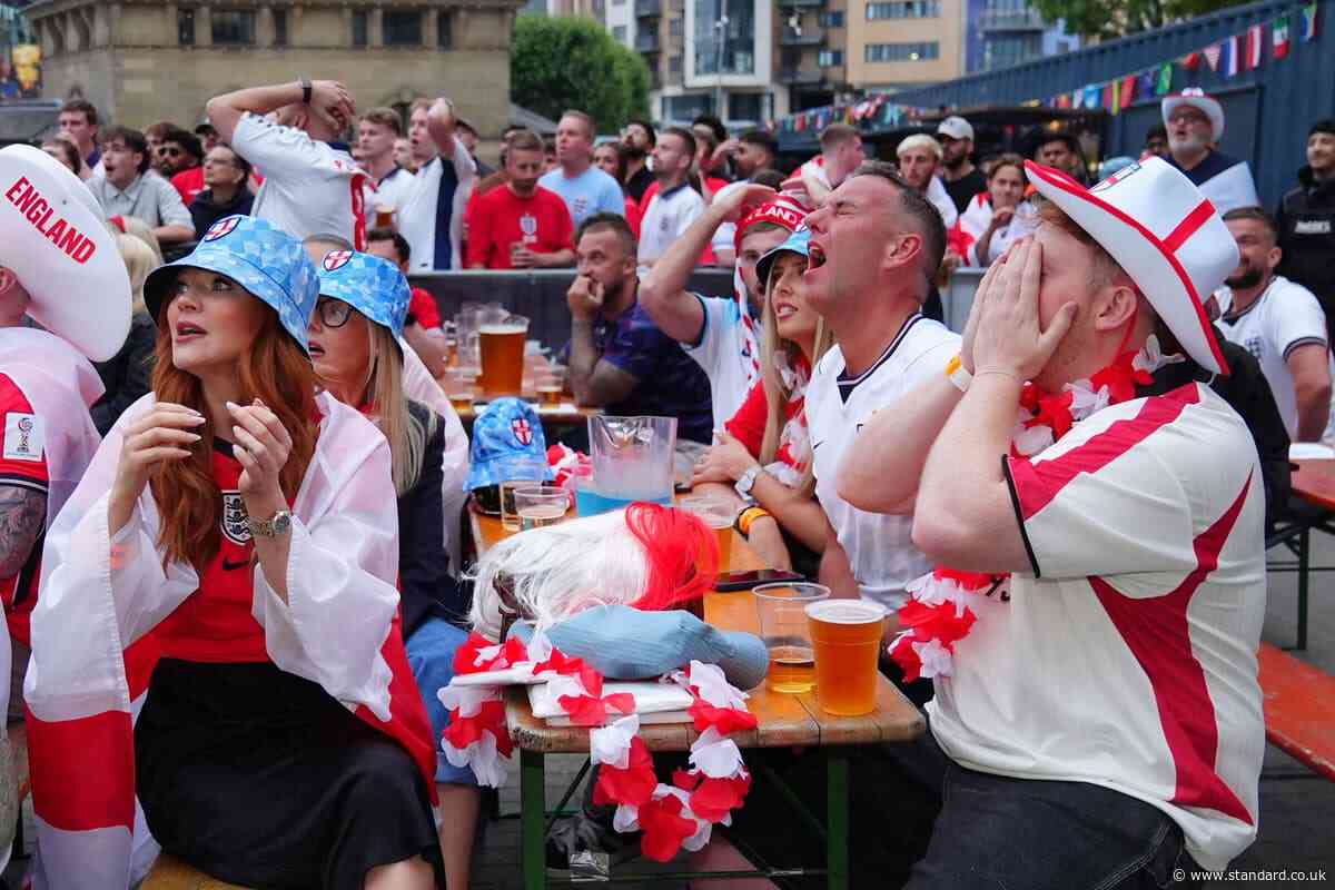 Tense first half in England v Argentina World Cup semi-final leaves fans anxious