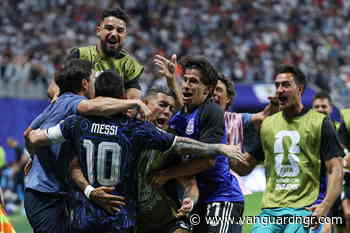 Argentina beat England 2-1 to reach World Cup final