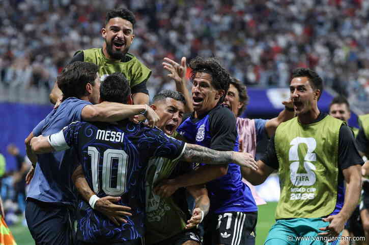Argentina beat England 2-1 to reach World Cup final
