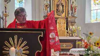 Indischer Bischof spendet 46 Jugendlichen in Egglkofen die Firmung