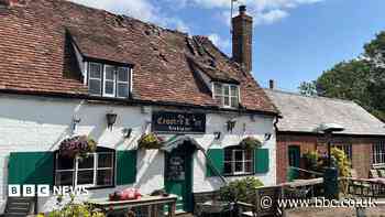 Fire hit pub 'inundated' with support