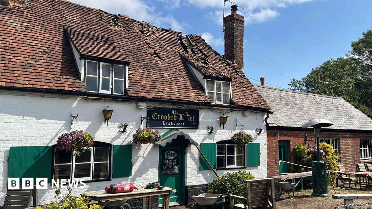 Roof of heritage pub damaged in kitchen fire