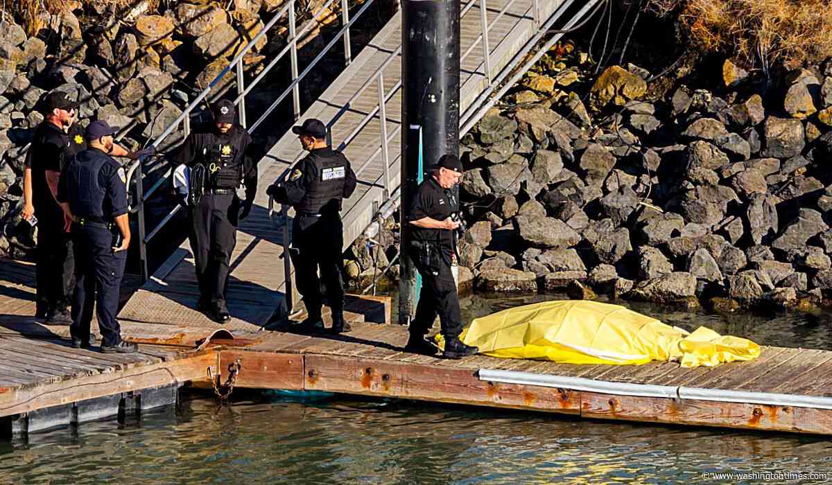 Three people still missing, one dead after boat capsizes near Alcatraz Island