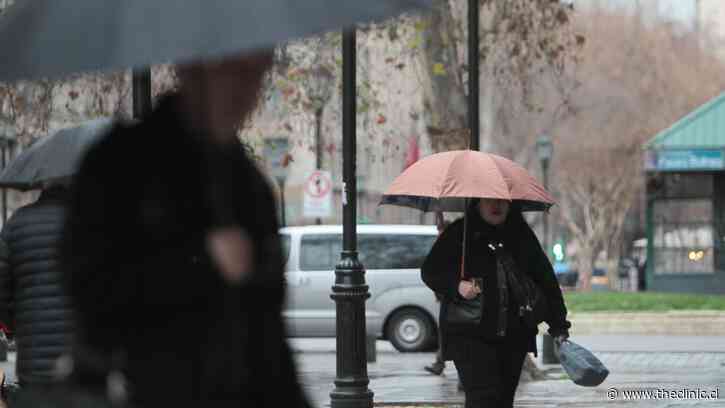 ¿A qué hora comienzan las lluvias en Santiago y qué implica la alarma meteorológica emitida por la DMC?