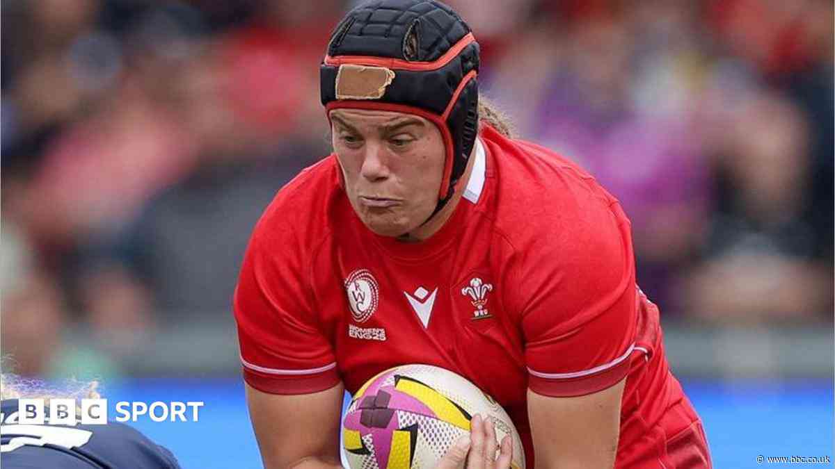 Wales hooker Phillips moves to Exeter