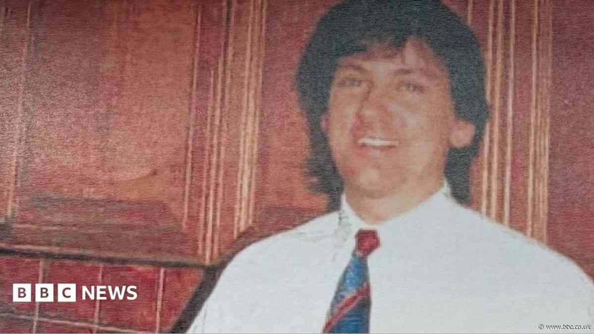 Murder arrest over 1989 shooting of jeweller