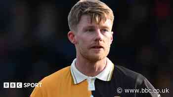 Fleetwood sign midfielder Cannon from Wrexham