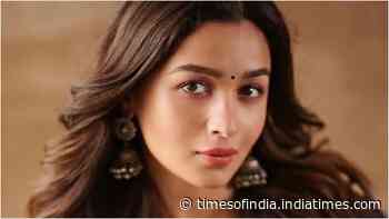 Alia's emotional speech steals the show at Akansha's wedding